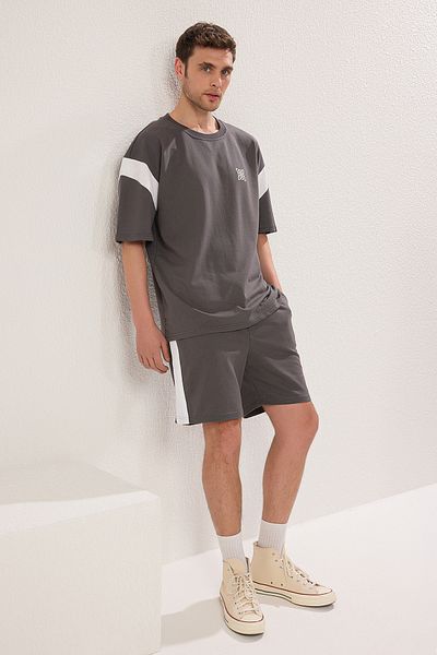 Trendyol Collection Σετ φόρμας Anthracite Oversize - Κανονική λεπτομέρεια πάνελ TMNSS25EM00008