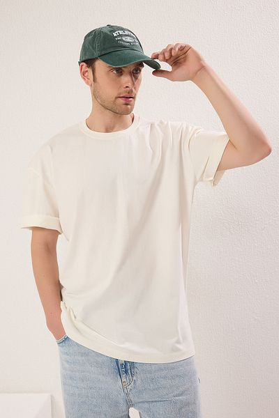 Trendyol Collection Футболка з принтом панди на спині з 100% бавовни в стилі оверсайз з широкою спинкою TMNSS25TS00117