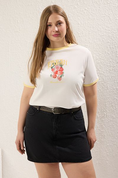 Trendyol Curve Sárga Boyfriend Fit nyomott mosható nagy méretű póló - 100% pamut TBBSS25BF00055