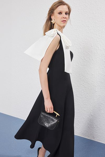 Trendyol Collection Black-And-White Bow Detail Evening Dress Night Graduation Dress Tprss25El00290