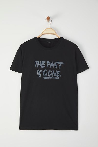 Edit by Trendyol Černé pletené tričko s potištěným sloganem - Regular Fit TEDSS25TS00008