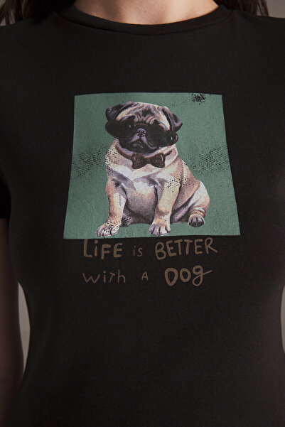 Trendyol Collection Černé pletené tričko s potiskem - Detail mašle, sedící na těle TWOSS25TS00113