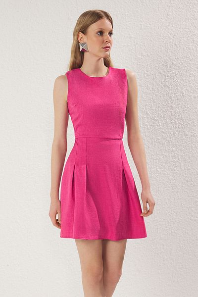 Trendyol Collection Fuchsiafarbenes, gerades A-Linien-Minikleid TWOSS25EL00185