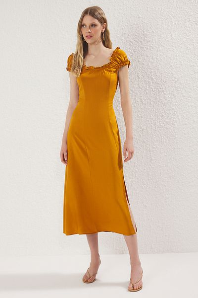 Trendyol Collection Πλακάκι σε γραμμή Α γιακάς από καουτσούκ Λεπτομερές υφαντό φόρεμα TWOSS25EL00632