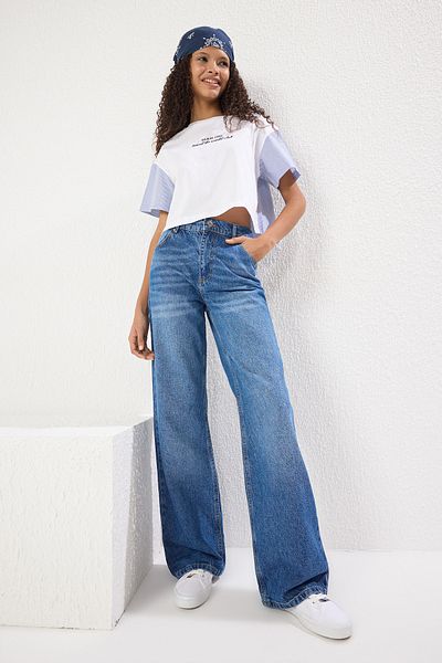 Trendyol Collection Blugi cu talie lată cu talie obișnuită cu elastic în talie din spate albastru TWOSS25JE00228