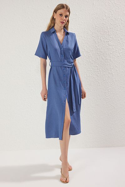Trendyol Collection Rochie cămașă țesută midi cu curea Indigo TWOSS25EL00285