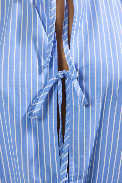 Trendyol Collection Fehér-kék csíkos szőtt strand ing fűzővel TBESS25GO00023