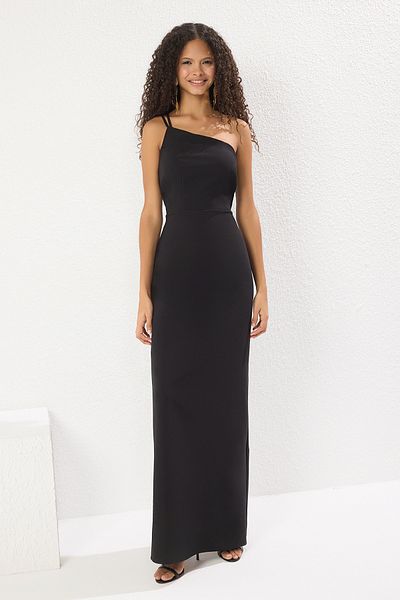 Trendyol Collection Schwarzes, gewebtes, langes, schickes Abendkleid mit schwarzem One-Shoulder-Träger-Accessoire-Detail, Nachtabendkleid TPRSS25AE00143