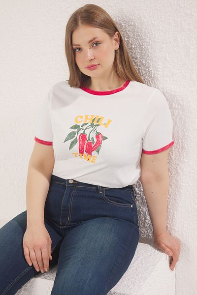 Trendyol Curve Koszulka Boyfriend Fit Red Knitted T-Shirt - 100% bawełny, nadruk, duży rozmiar TBBSS25BF00055