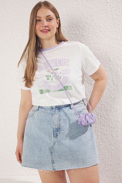 Trendyol Curve Plus Size Fioletowy T-shirt z dzianiny Boyfriend Fit - 100% bawełny, nadruk TBBSS25BF00057