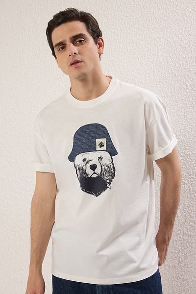 Trendyol Collection Ecru Oversize/Wide Cut Applikation Hut Detaillierte 100% Baumwolle KurzarmT-Shirt TMNSS25TS00016