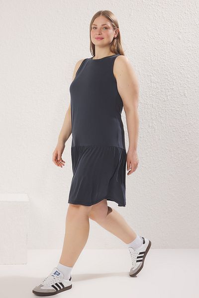 Trendyol Curve فستان محبوك أنثراسايت مقاس كبير - حذاء جيرسي مريح TBBSS25AH00138