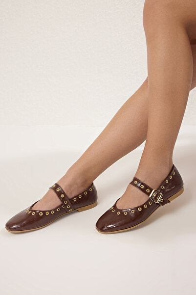 TRENDYOL SHOES Brown Eyelet Detailed Buckle Almond Toe Mary Jane Women's Ballerina Flats Takss25Be00043