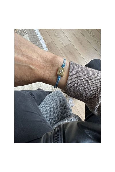 Juju Bronze Rectangular Turquoise String Bracelet with White Stones in the Middle