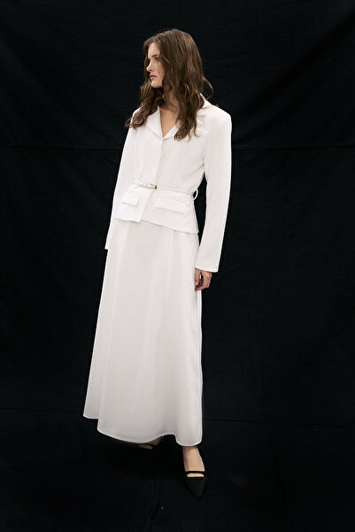 Hooopstore Λευκό φόρεμα με τζάκετ με λεπτομέρεια από χρυσή ζώνη