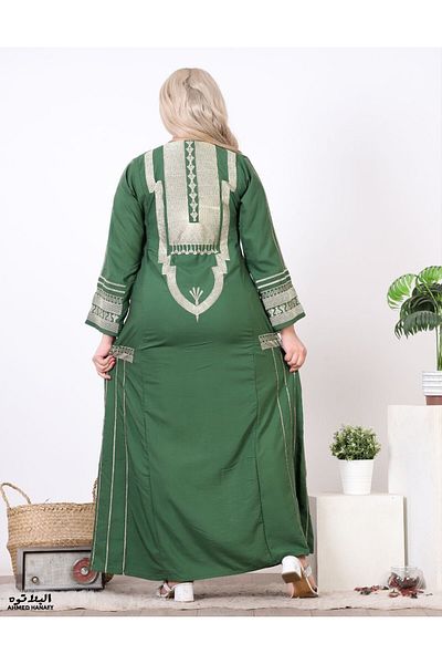Genrics Comfortable and flowing, embroidered cotton reception jalabiya on the chest and back