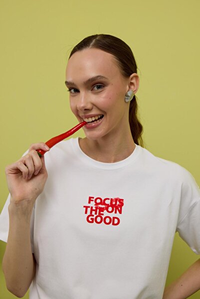 TUBİA Γυναικείο κοντομάνικο μπλουζάκι σε λευκό χρώμα με στάμπα μπροστά και πίσω