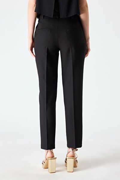 FEVER Gold aksesuarlı havuç kesim pantolon