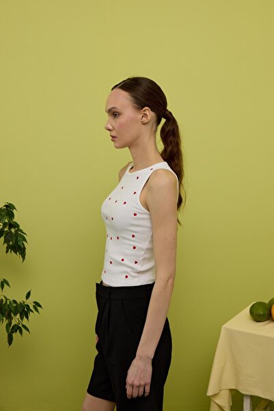 TUBİA Γυναικεία Κόκκινη Καρδιά Κεντημένη Λευκή Μπλούζα