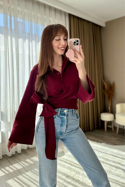 Dilay Gökoğlu Butik Cămașă roșie Claret cu cravată