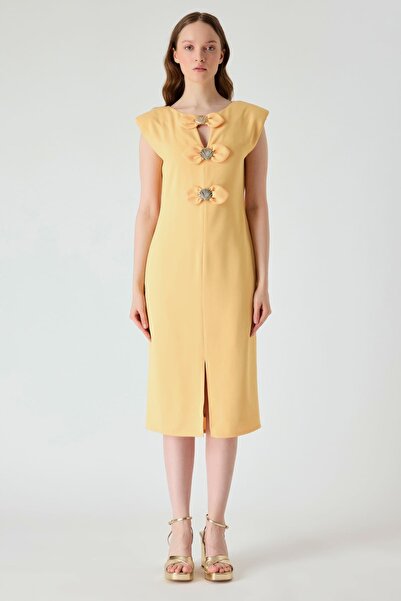 FEVER Toka detaylı yırtmaçlı vatkalı elbise