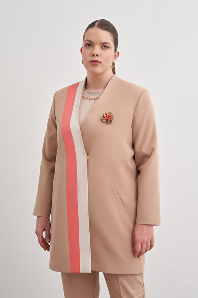 Aker Renkli Garni Detaylı Kap