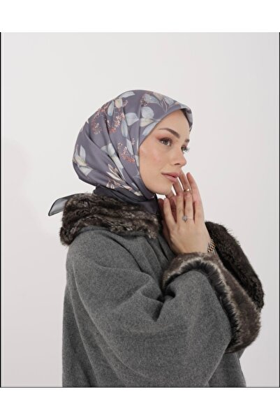 BUTİK.E حك الكثير من الوشاح