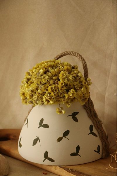 Hoyatap Leaf Patterned Decorative Vintage Spoon Holder & Vase with Wide Rope Strap