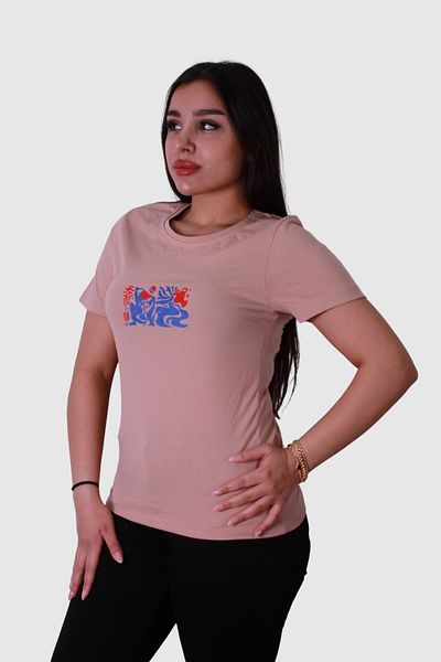 trender Model de tricou de damă bej cu imprimeu găleată albastru-roșu