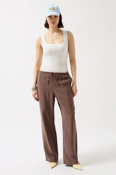 modaserdem    Square Neck Thick Strap Bodysuit