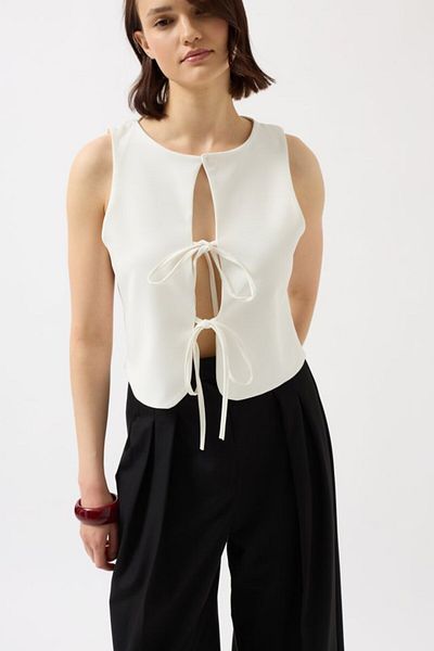 MODA Μπλούζα Vera Lace Detail με χαμηλό κοψίδι