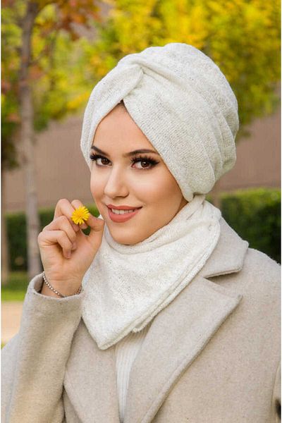 Aişe tesettür طقم ملابس شتوية محبوكة باللون الأبيض