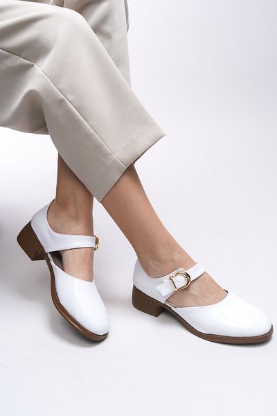 Riccon Pantofi clasici cu toc Saeldyl pentru femei 0012300   Piele lacuita alba