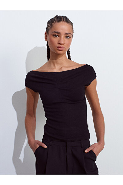 Dilvin 31718 Top detaliat cu pliuri fără umeri-negru