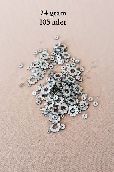 STUMBANNG Oya Evening Dress Bracelet Necklace Plexi Metallic Plastic Sequins Silver Color 24 Grams 105 Pieces - Bnc561