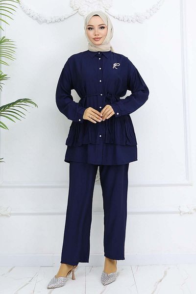 benguen Red 4793 Double Suit with Brooch Detail