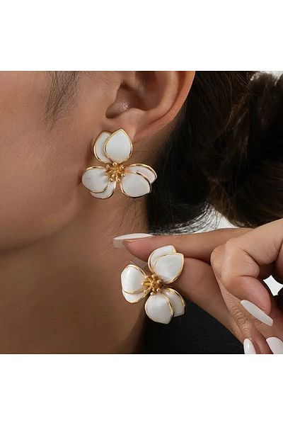 Fashionjewelery White Flower Earrings