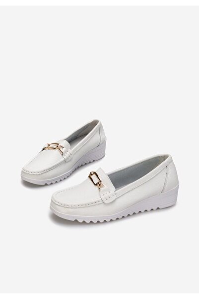 B T Shoes Women's white Fahima leather loafers