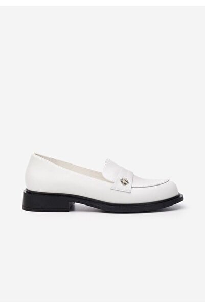 B T Shoes Loafers dama Grapila albi