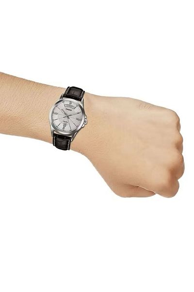 Casio Casio Men's Enticer Quartz Analog Watch with Leather Strap MTP-1381L-7AVDF