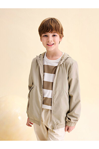 LC Waikiki Μπλουζάκι για αγόρια με λαιμόκοψη χακί