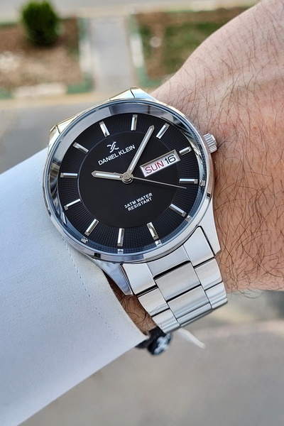 Daniel Klein Kadranı Siyah Kordonu Gümüş Renk Takvim Ve Gün Fonksiyonlu 44 Mm...