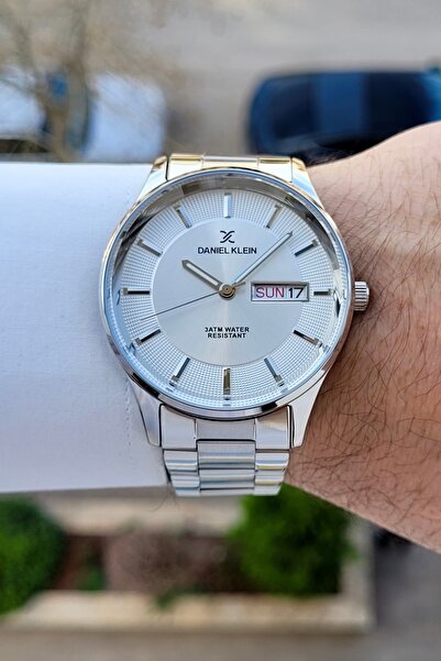 Daniel Klein Metalik Renk 2 Yıl Garantili Takvim Ve Gün Fonksiyonlu 44 Mm Erk...