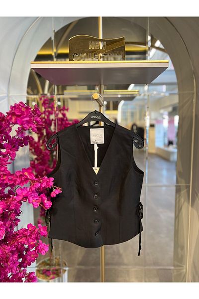 Unique - Short Vest with Laces on the Sides