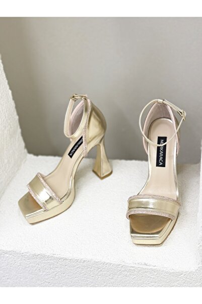NUR KARACA 25Y8460 TEK BANTLI 11CM PLATFORM TOPUKLU AYAKKABI KADIN