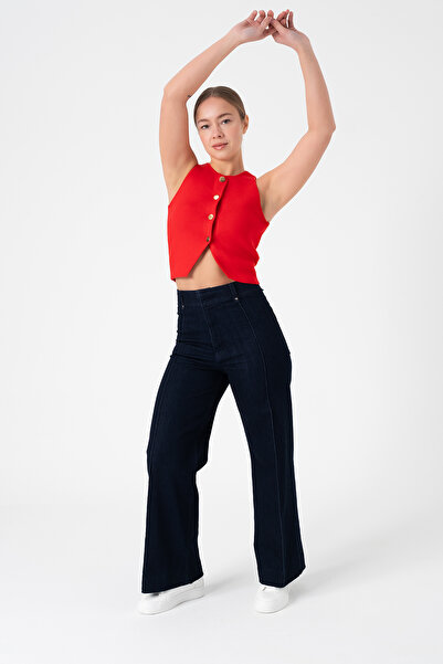 Merry Rise Жіночий трикотажний жилет з ґудзиками червоного кольору