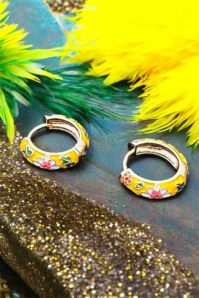 The Simu Vip City Collection Fethiye Enameled Flower Patterned Earrings