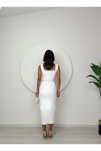 Alen Kiki Kare Yaka Yakası Taşlı Kemerli Midi Beyaz Elbise