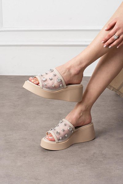 ShoeTek Papuci Janya pentru femei, cu talpă cu pană din plasă, ace bej