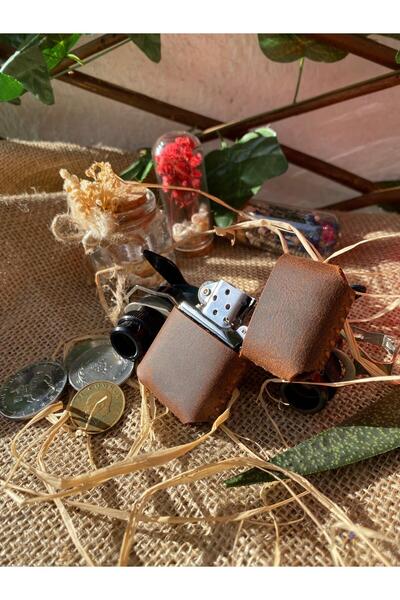 ATÖLYE ZÜMRA El Yapımı Hakiki Deri Kılıflı Benzinli Çakmak (Taba renk)